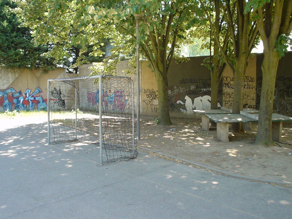 Maître de Demi-Pension au collège Pierre Mendès France (3/2003 –&nbsp;06/2004)